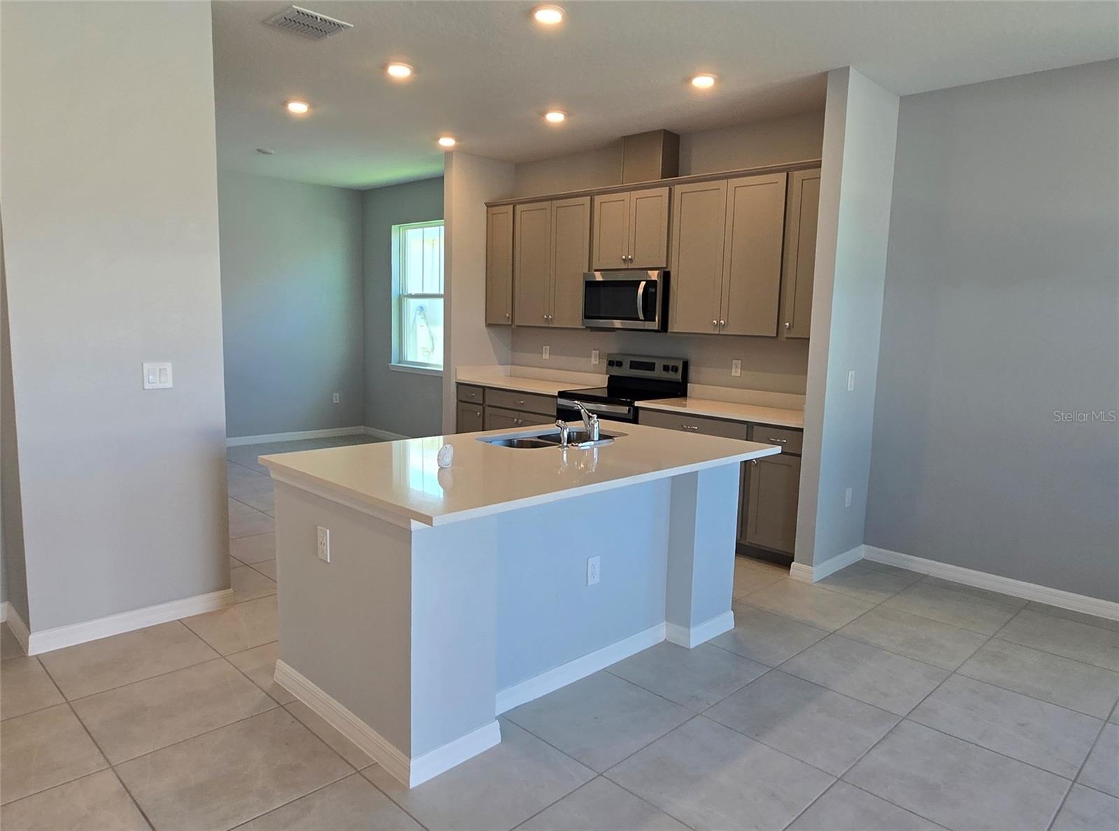 Image 2 of 5 For 2327 Selenia Street