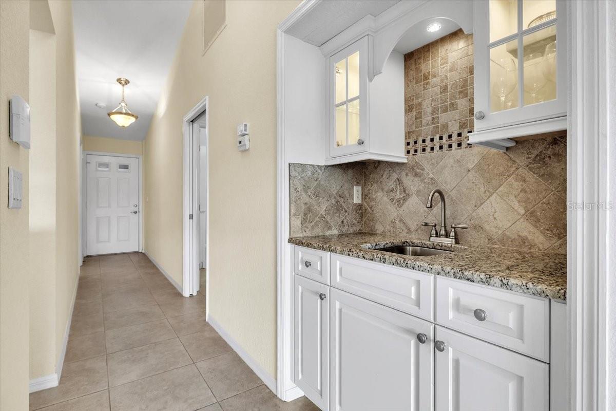 Image 13 of 70 For 12221 Kingsway Circle B2