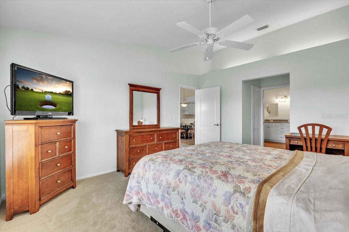 Image 26 of 70 For 12221 Kingsway Circle B2