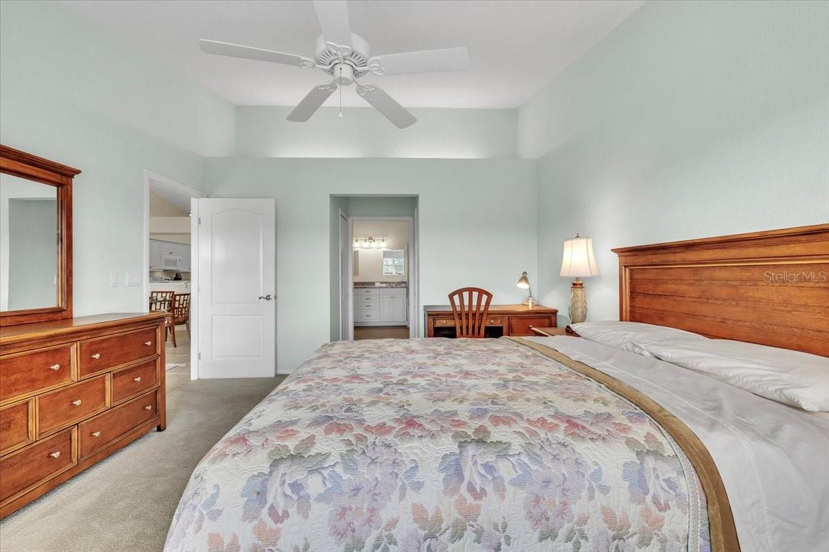 Image 27 of 70 For 12221 Kingsway Circle B2