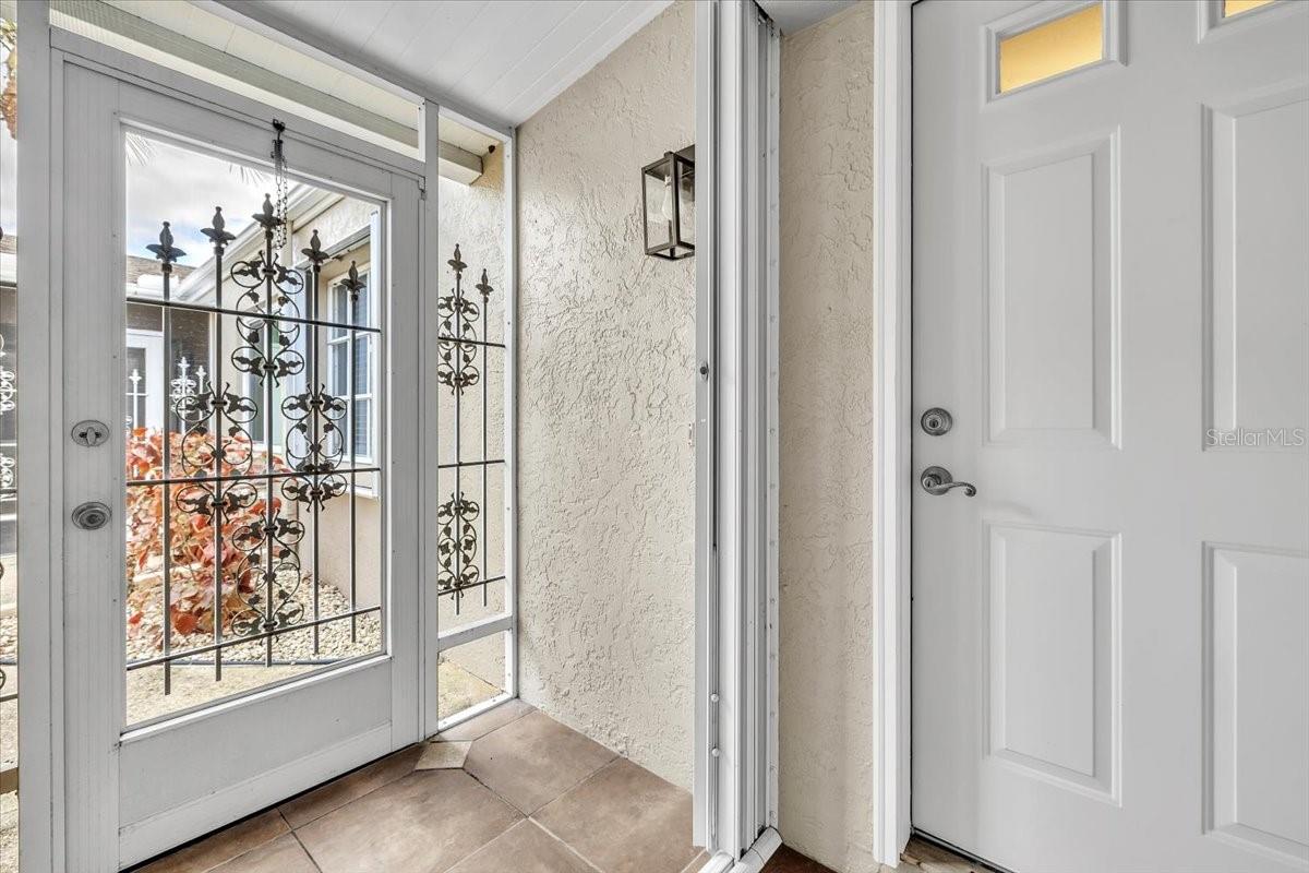 Image 4 of 70 For 12221 Kingsway Circle B2