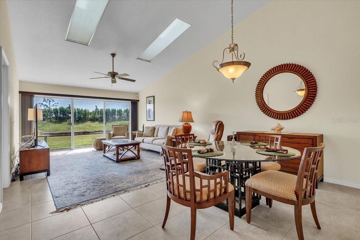 Image 5 of 70 For 12221 Kingsway Circle B2