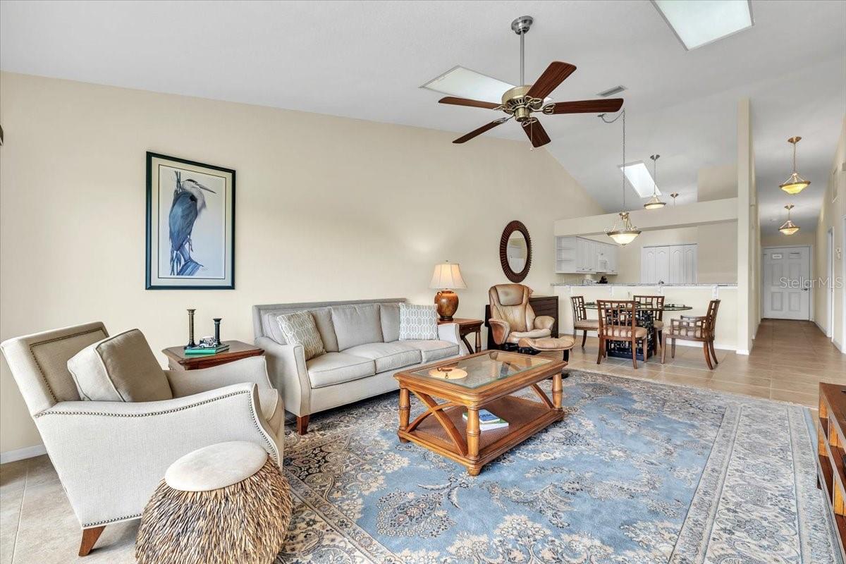 Image 8 of 70 For 12221 Kingsway Circle B2