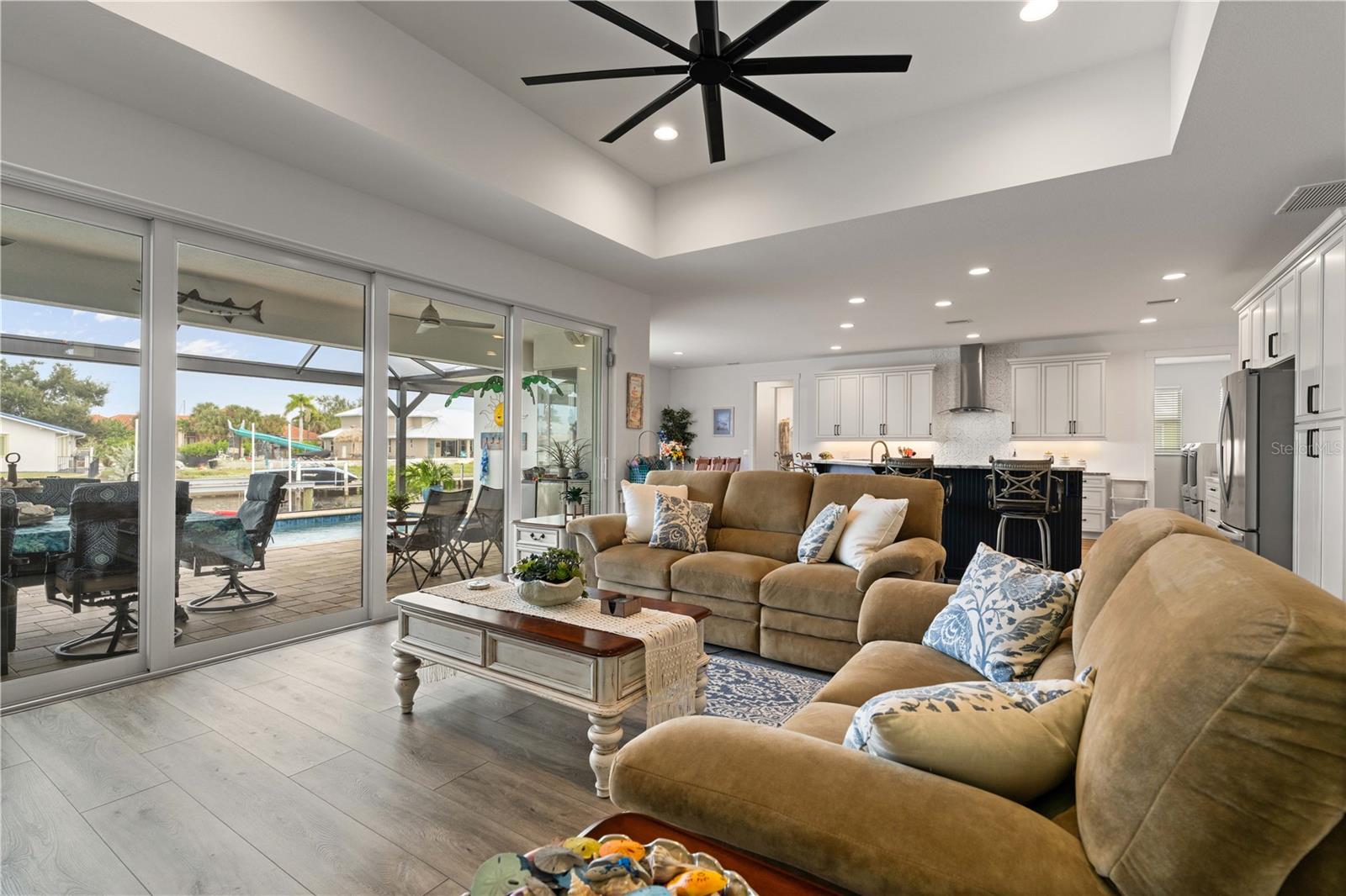 Image 18 of 68 For 2750 Marion Avenue