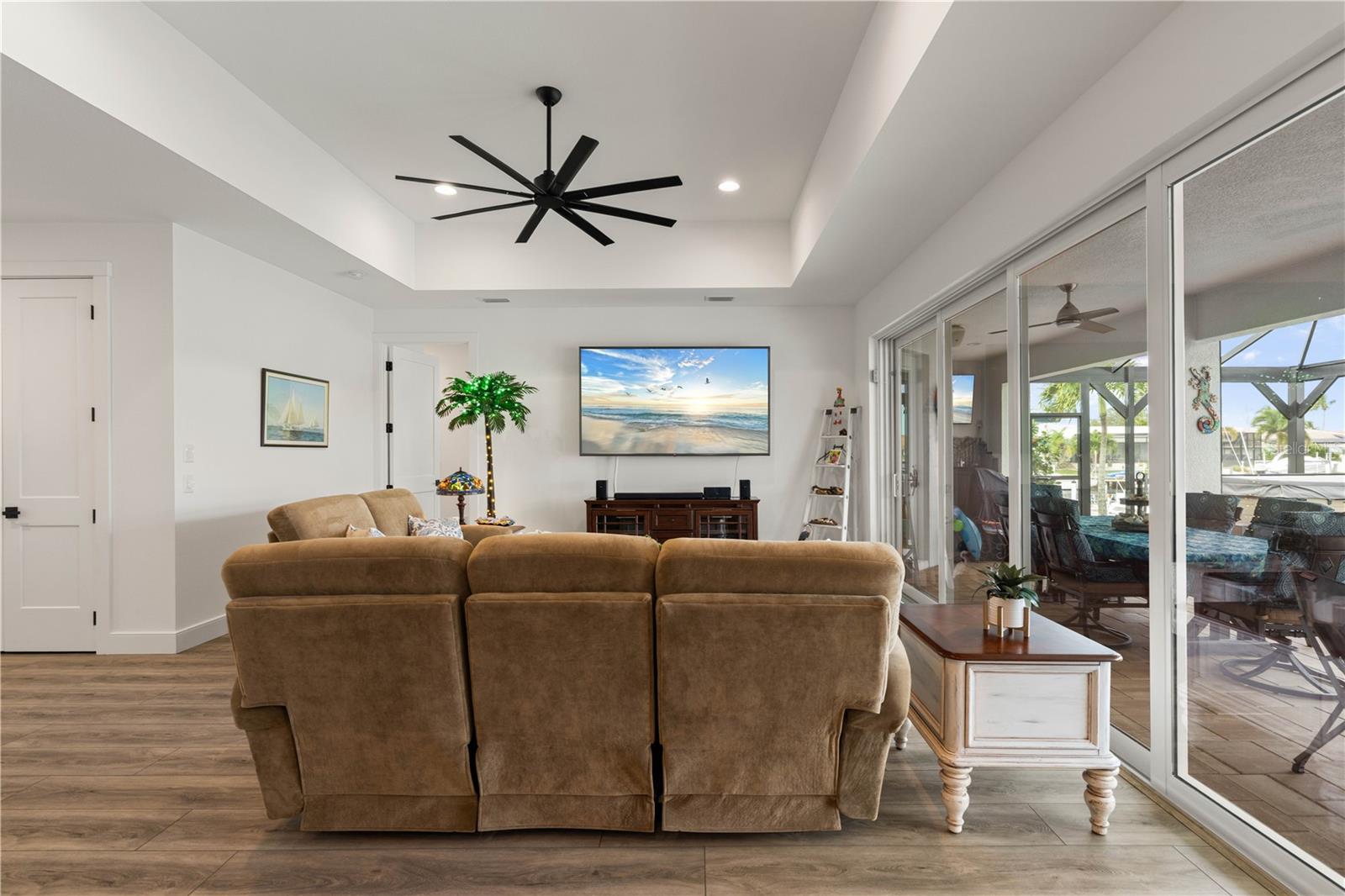 Image 19 of 68 For 2750 Marion Avenue