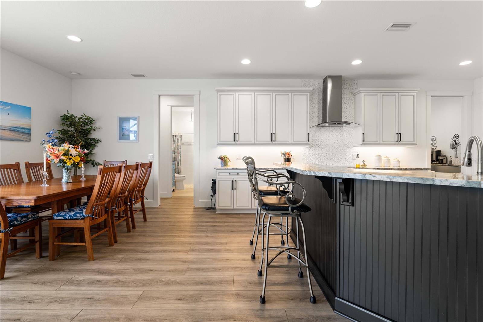 Image 25 of 68 For 2750 Marion Avenue