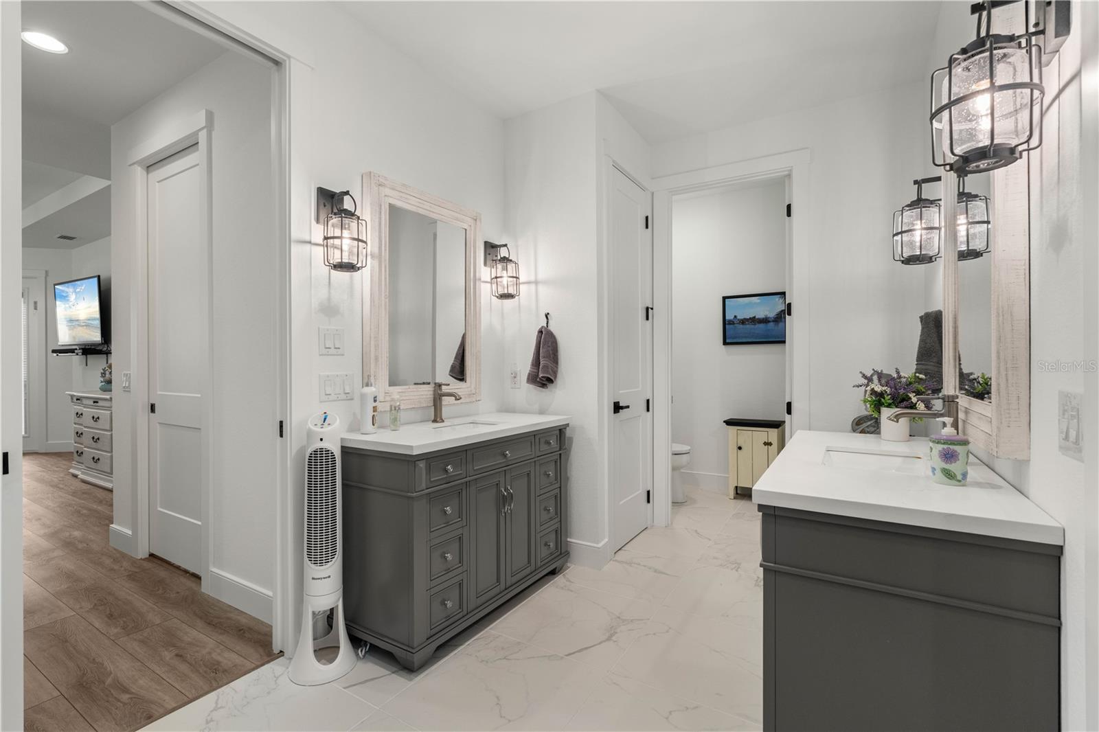 Image 31 of 68 For 2750 Marion Avenue