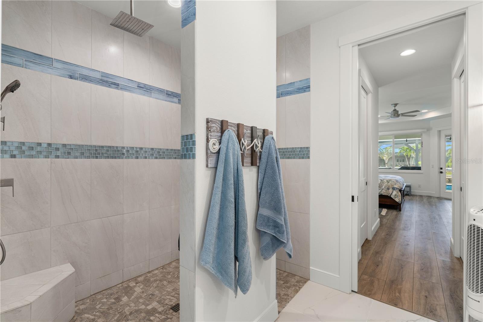 Image 33 of 68 For 2750 Marion Avenue