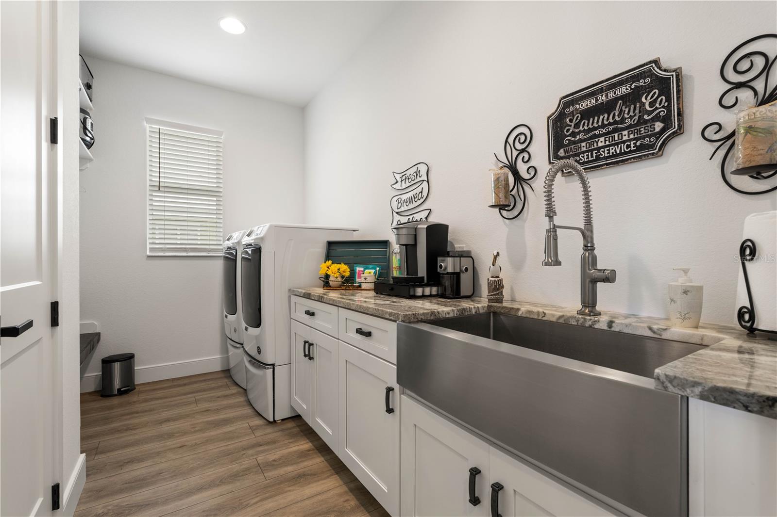 Image 36 of 68 For 2750 Marion Avenue