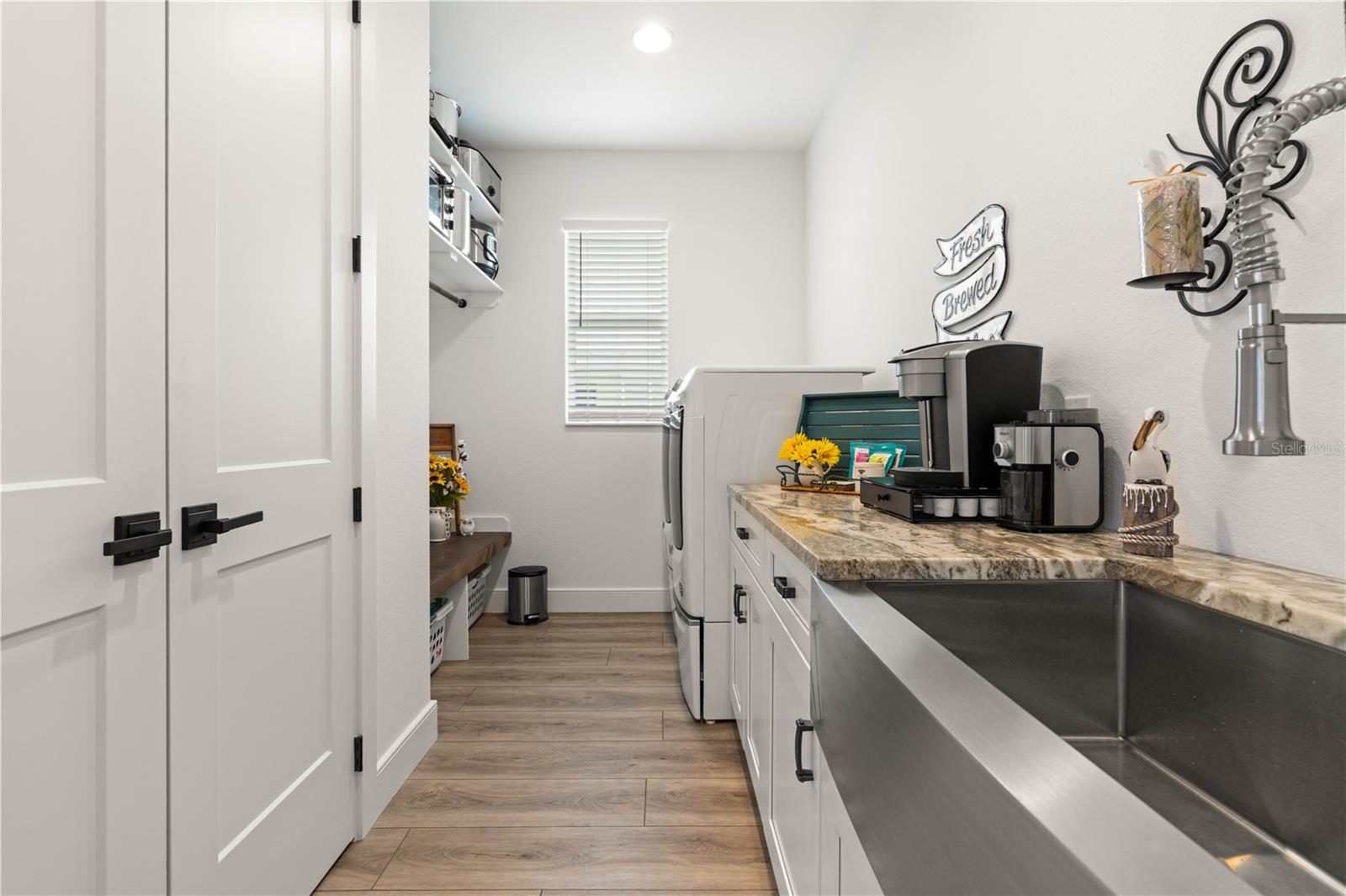 Image 37 of 68 For 2750 Marion Avenue