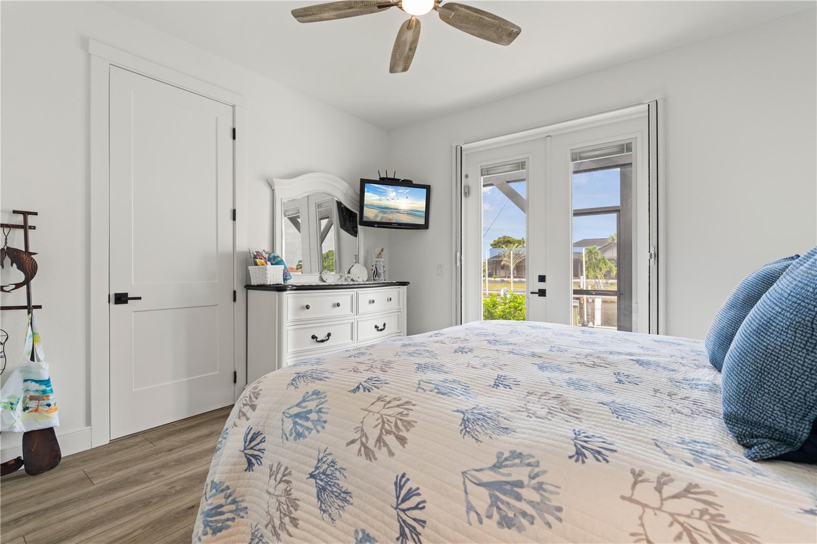 Image 39 of 68 For 2750 Marion Avenue