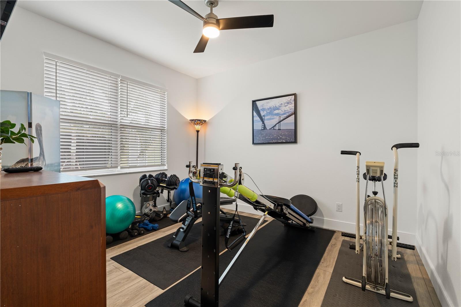 Image 43 of 68 For 2750 Marion Avenue