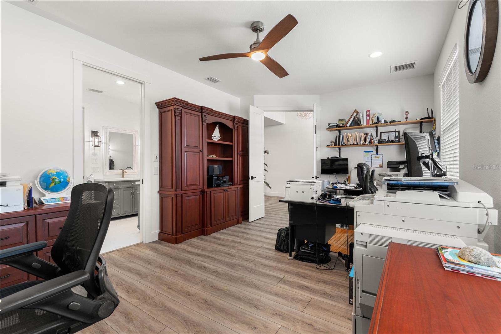 Image 47 of 68 For 2750 Marion Avenue