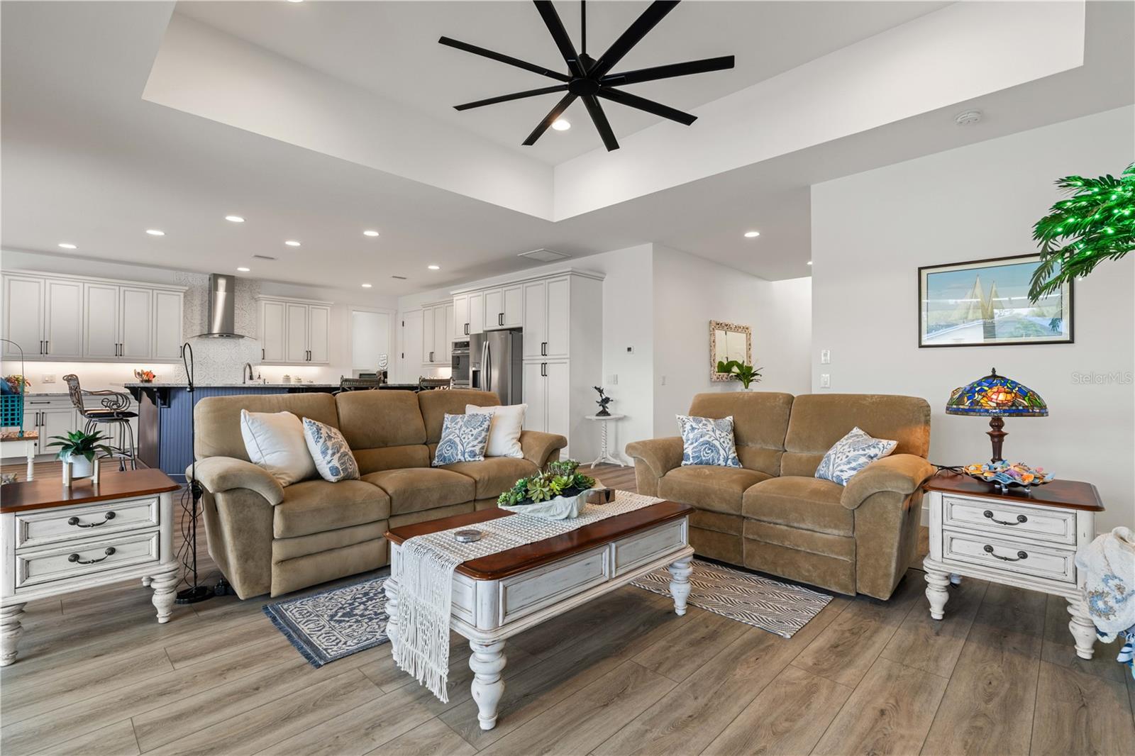 Image 5 of 68 For 2750 Marion Avenue