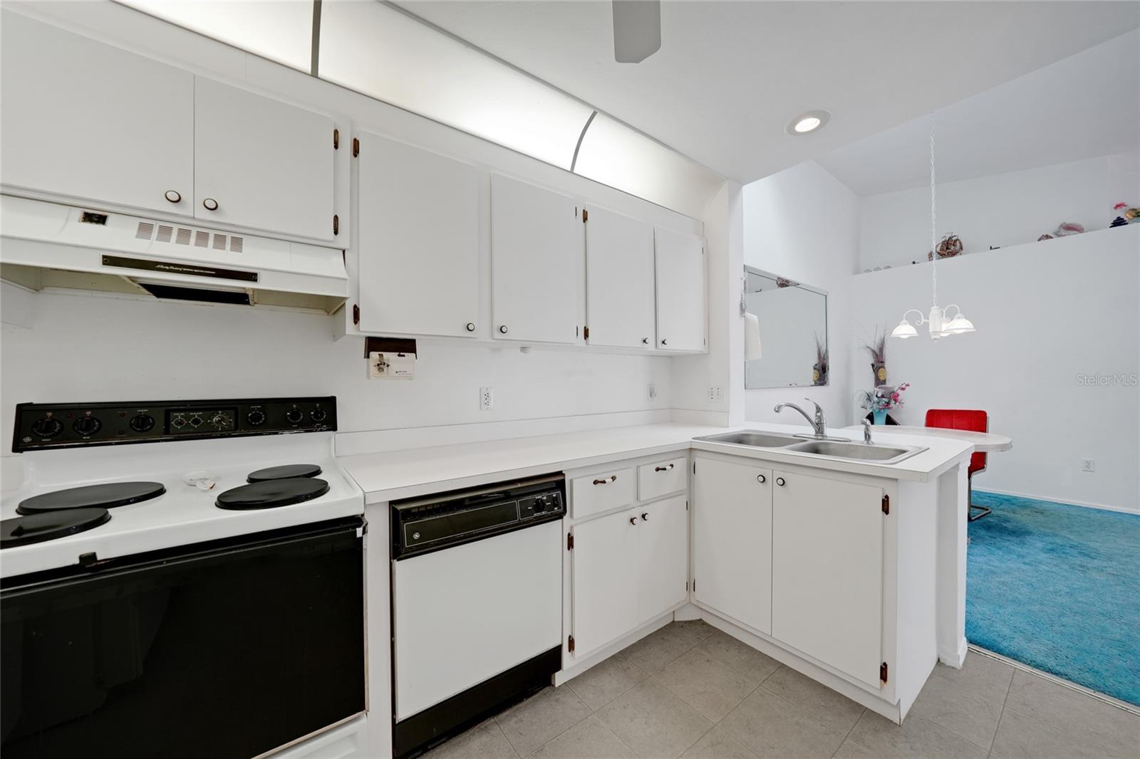 Image 11 of 26 For 3300 Loveland Boulevard 1504