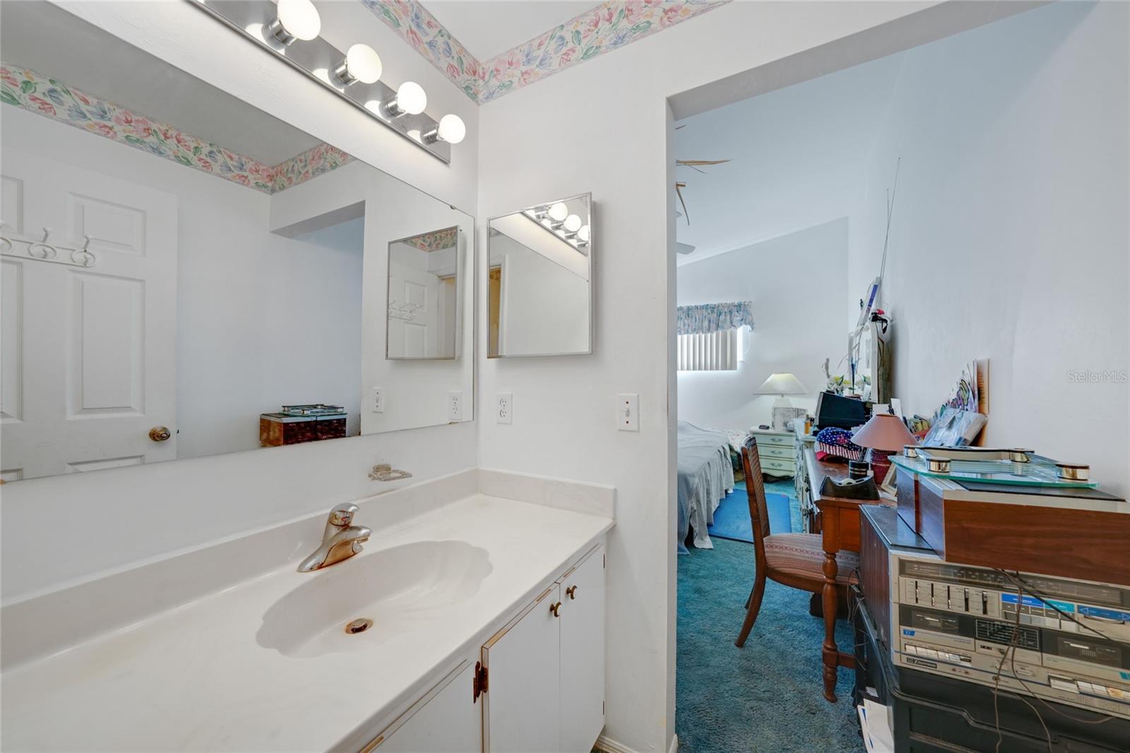 Image 16 of 26 For 3300 Loveland Boulevard 1504