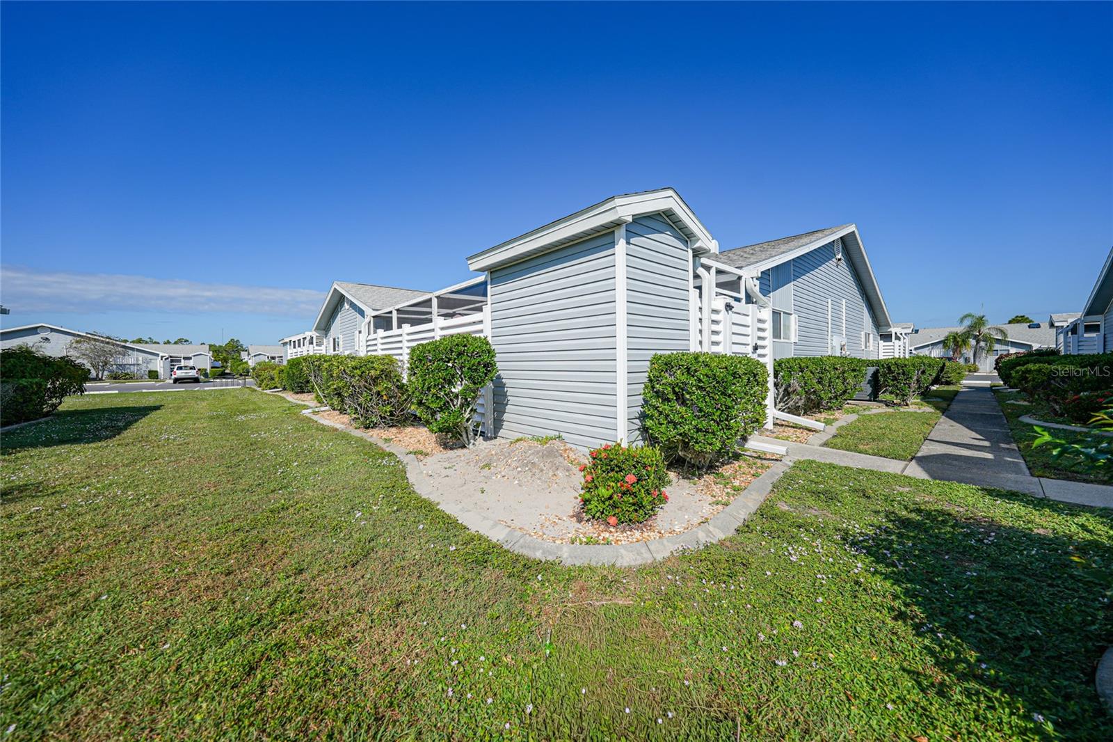 Image 3 of 26 For 3300 Loveland Boulevard 1504