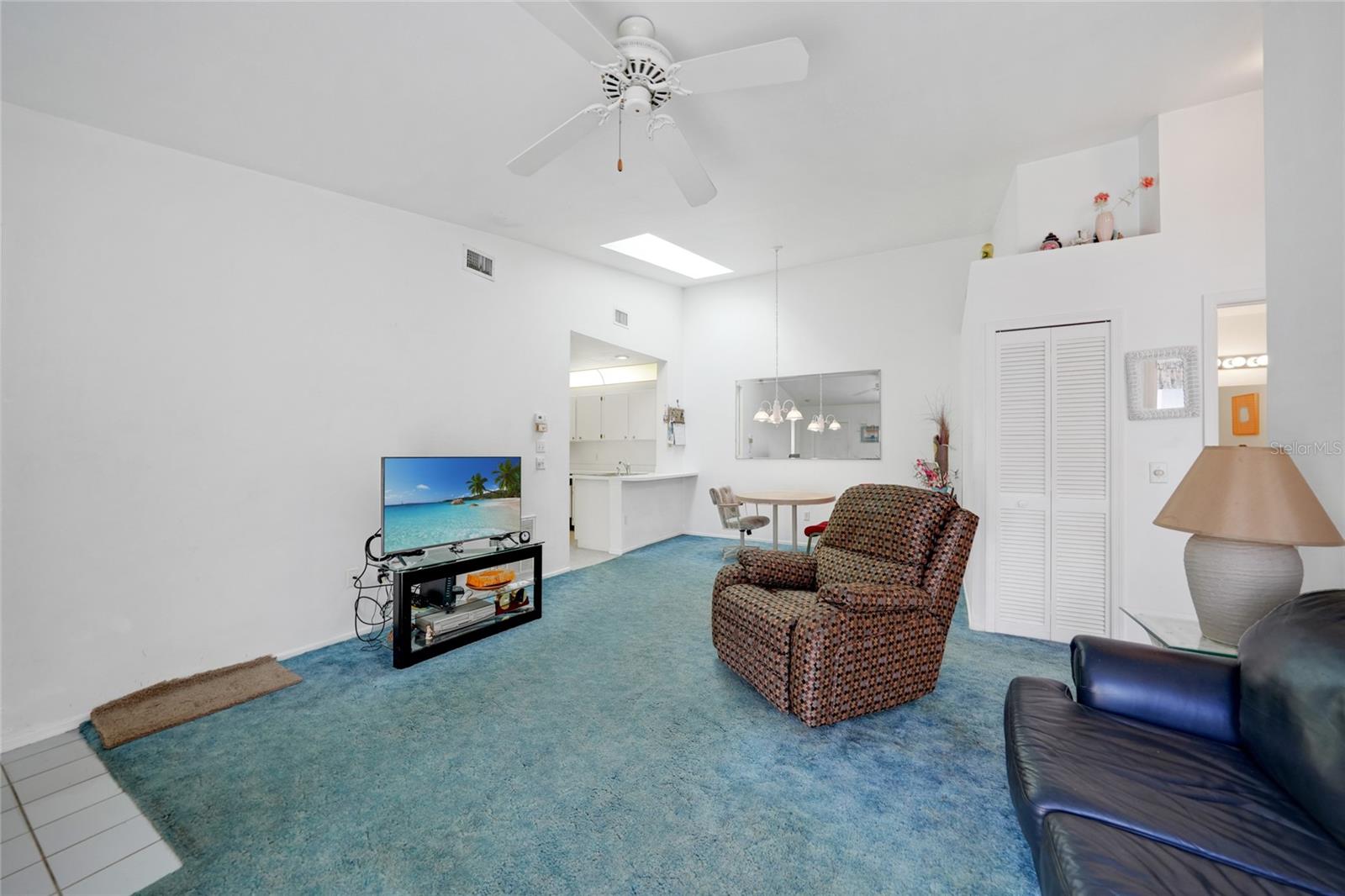 Image 7 of 26 For 3300 Loveland Boulevard 1504