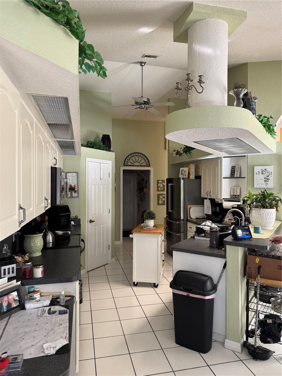 Image 2 of 9 For 3501 Tropicaire Boulevard