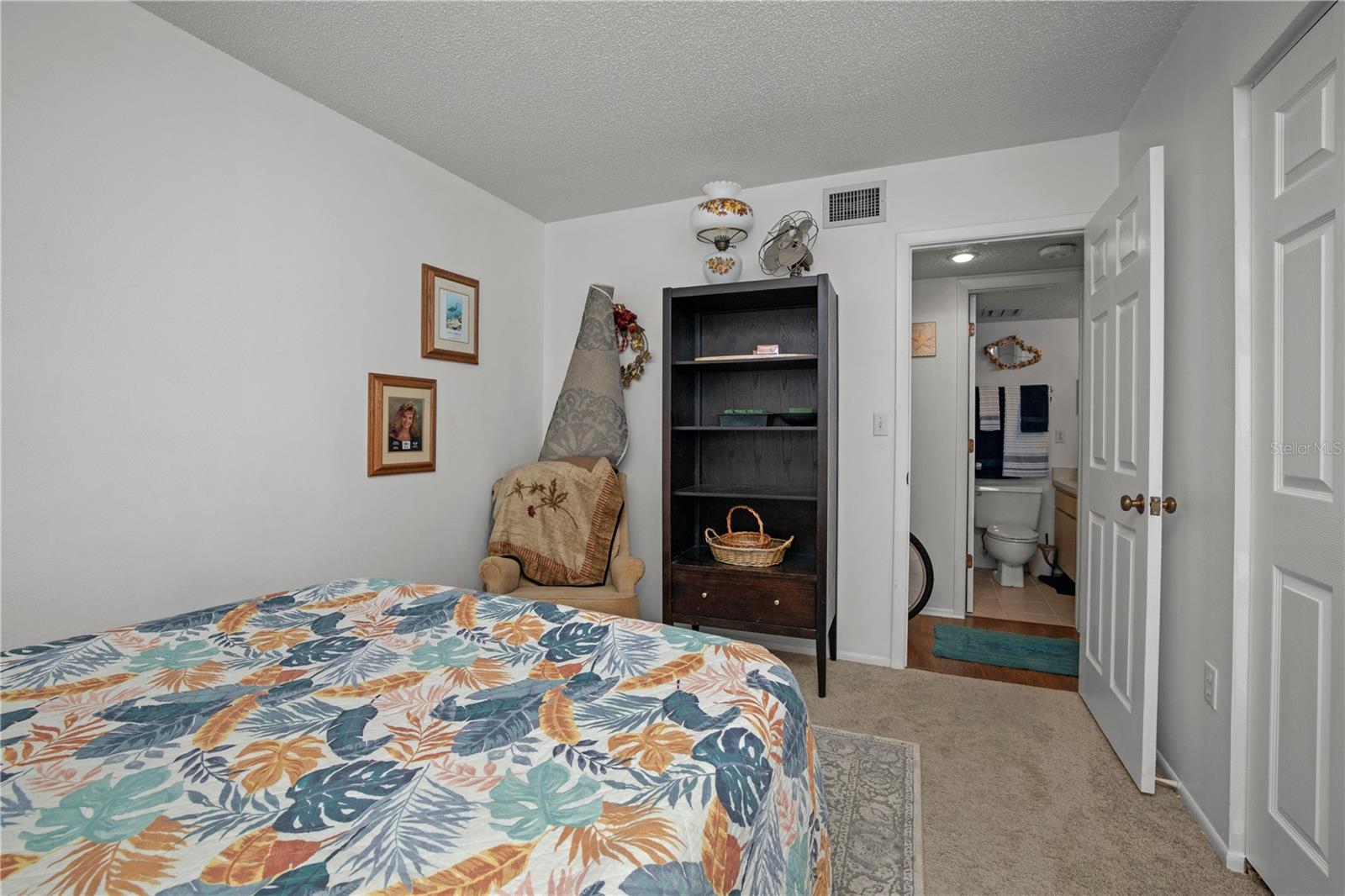 Image 18 of 23 For 1999 Kings Highway 22b