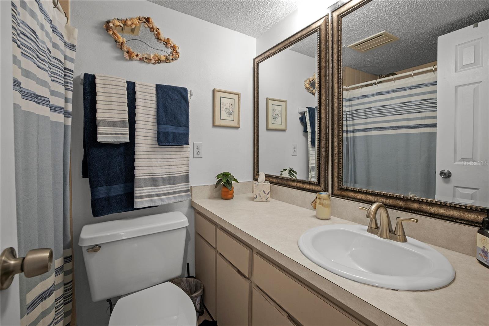 Image 19 of 23 For 1999 Kings Highway 22b