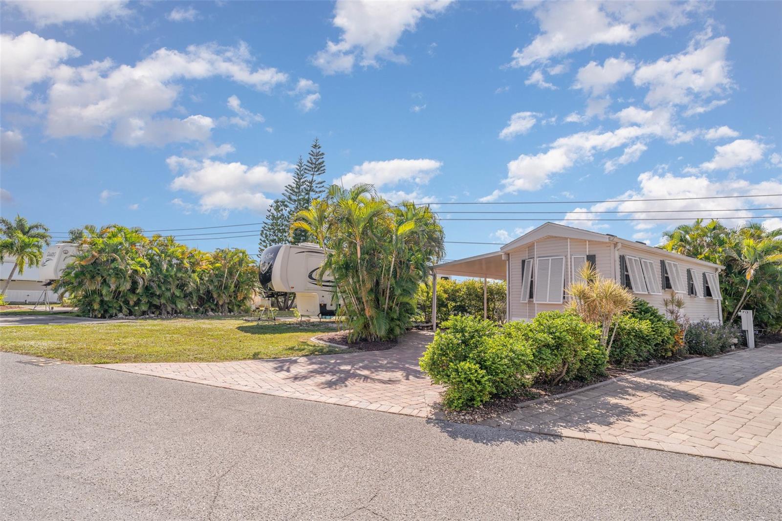 Image 4 of 29 For 6800 Golf Course Boulevard P13