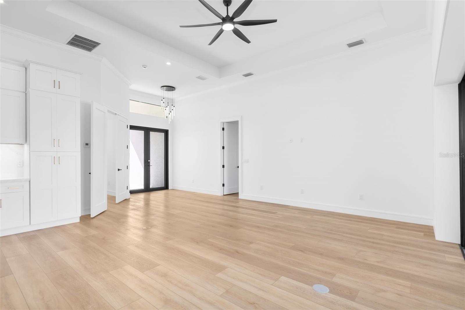 Image 11 of 66 For 15218 Appleton Boulevard