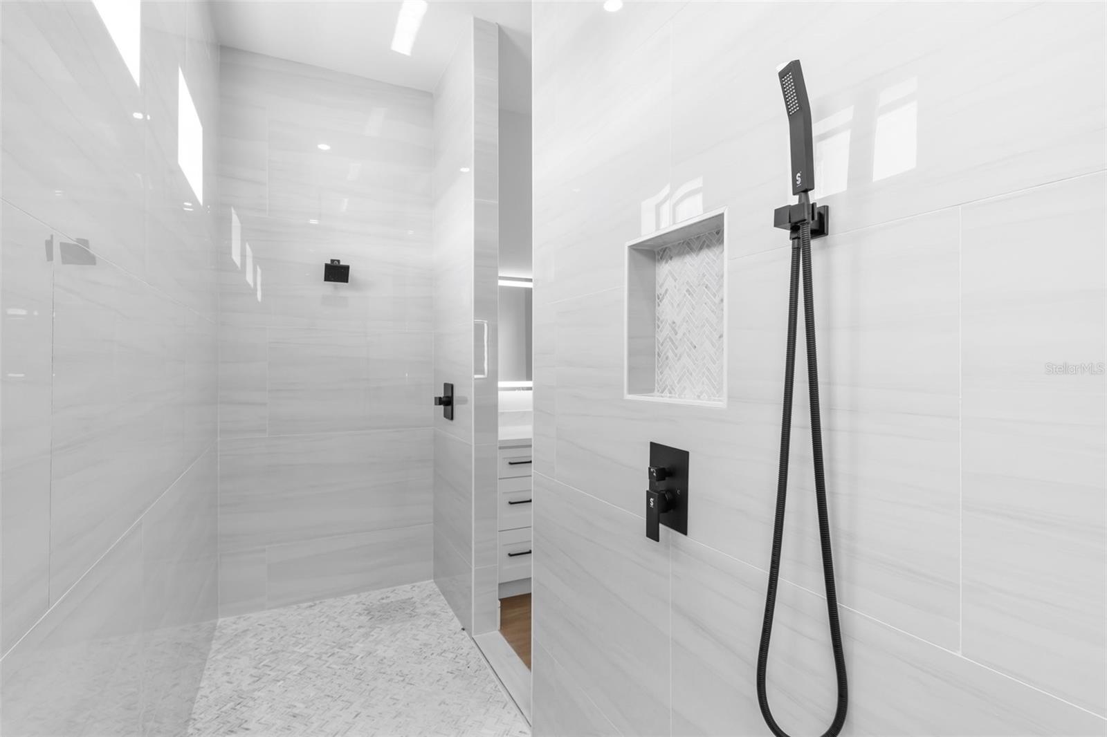 Image 29 of 66 For 15218 Appleton Boulevard