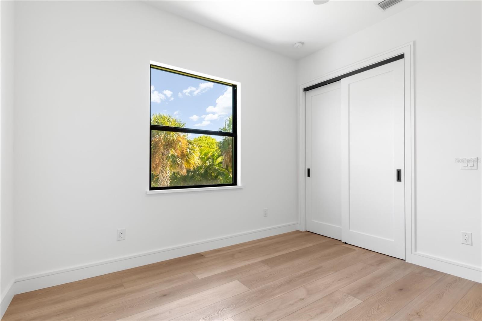 Image 33 of 66 For 15218 Appleton Boulevard