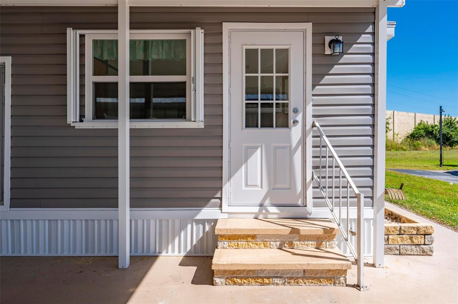 Image 3 of 59 For 1000 Kings Highway 328