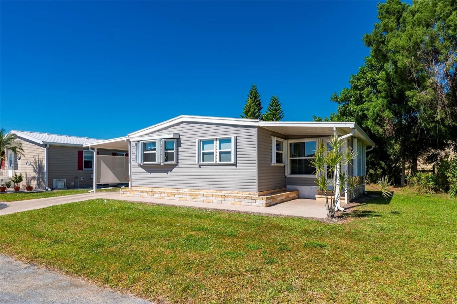 Image 31 of 59 For 1000 Kings Highway 328