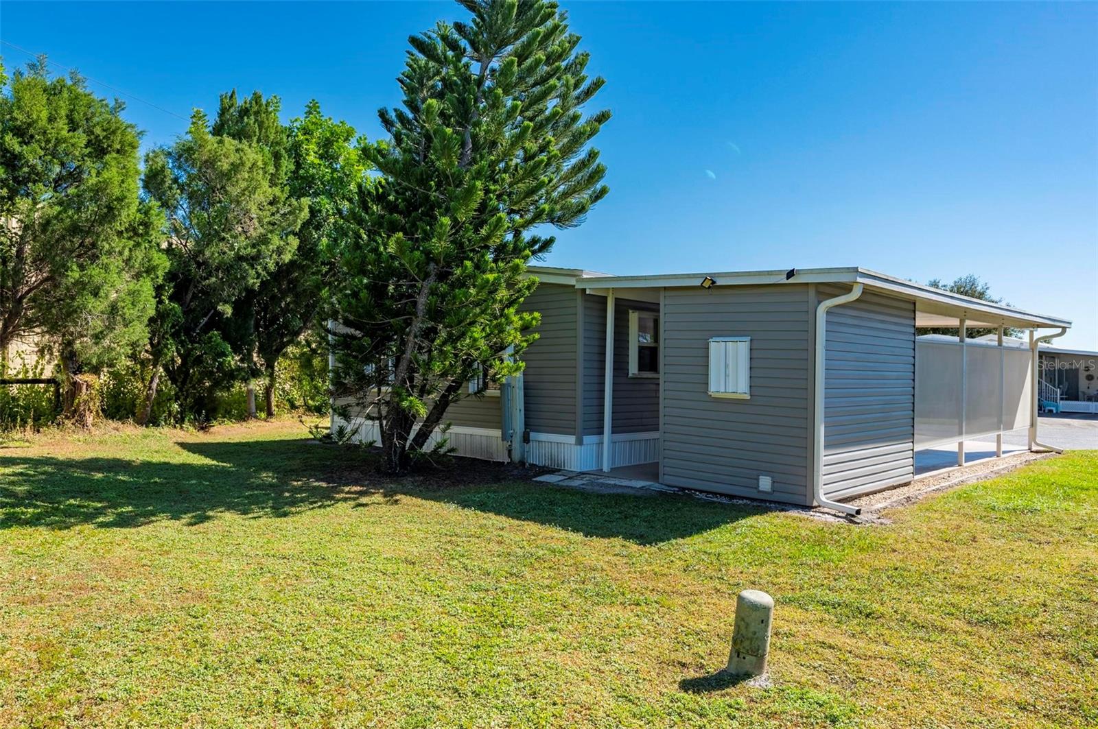 Image 37 of 59 For 1000 Kings Highway 328