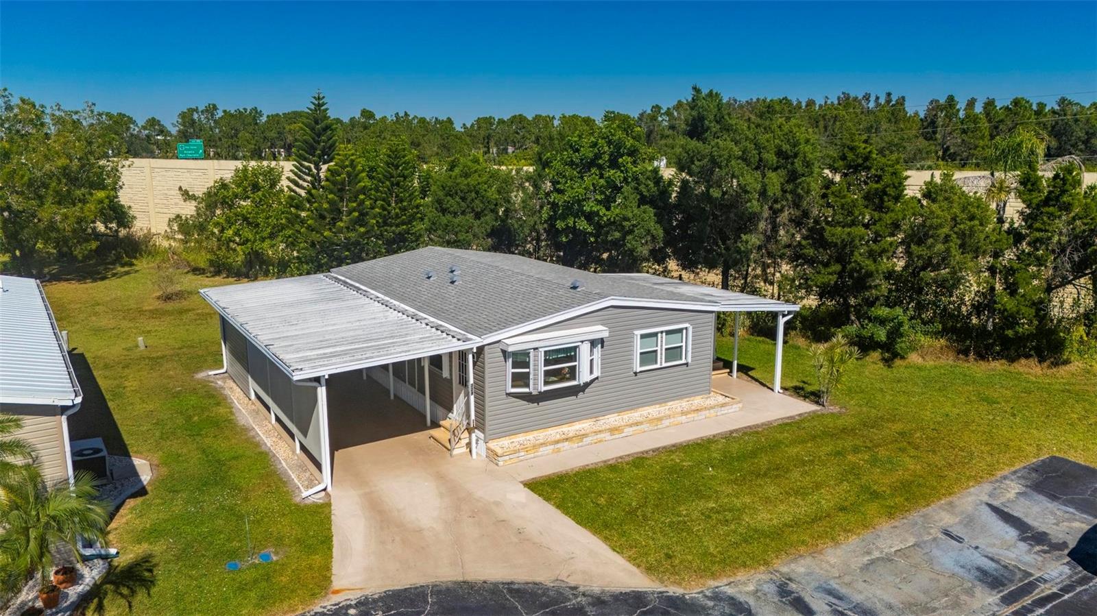 Image 38 of 59 For 1000 Kings Highway 328