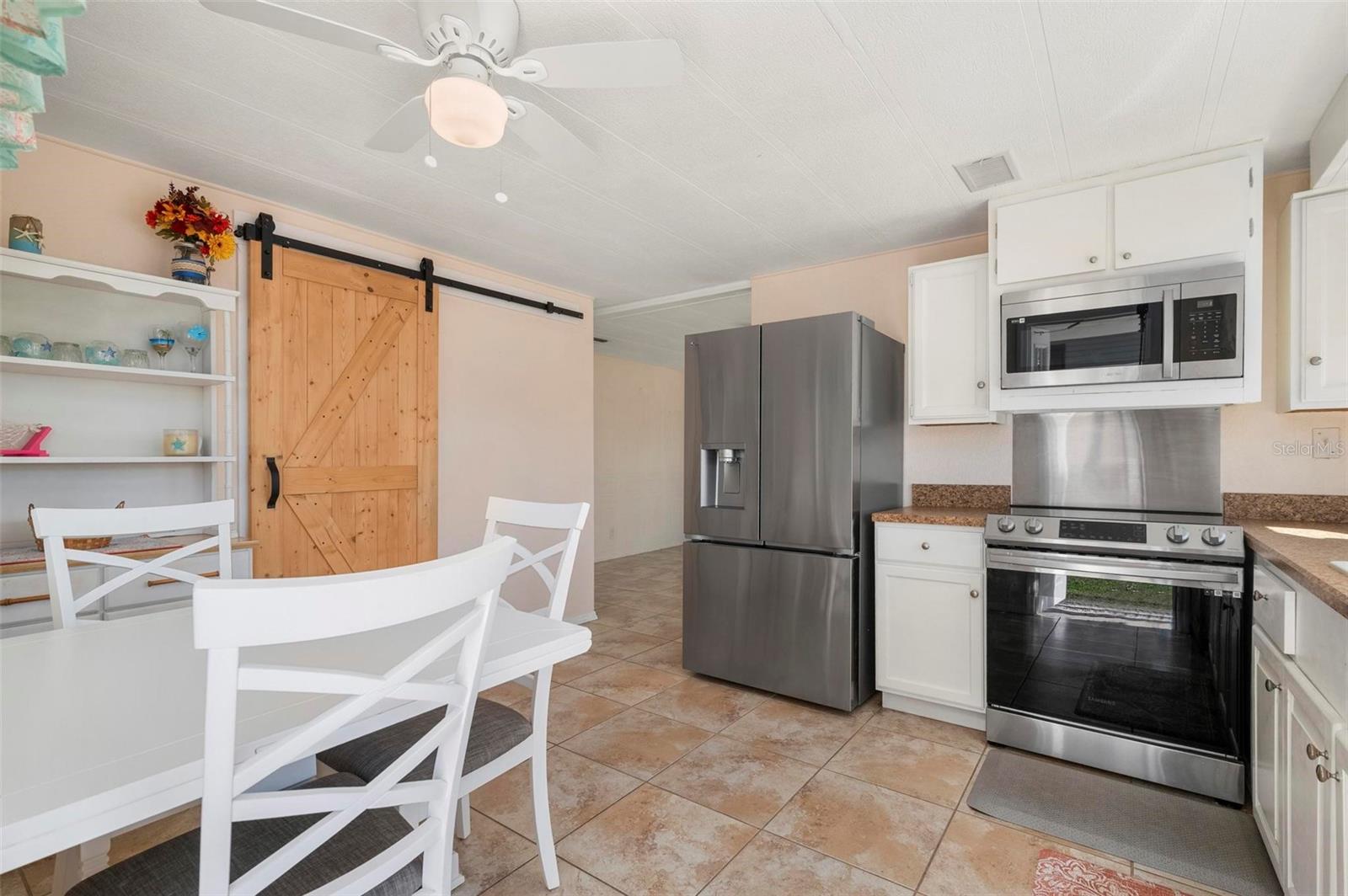 Image 7 of 59 For 1000 Kings Highway 328