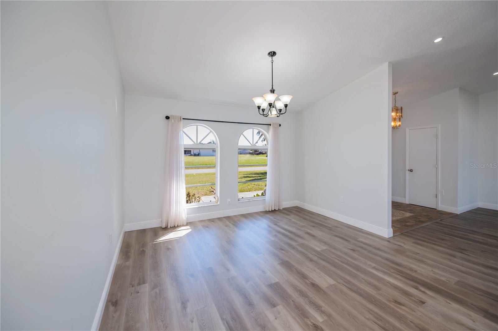 Image 19 of 76 For 7095 Beardsley Street