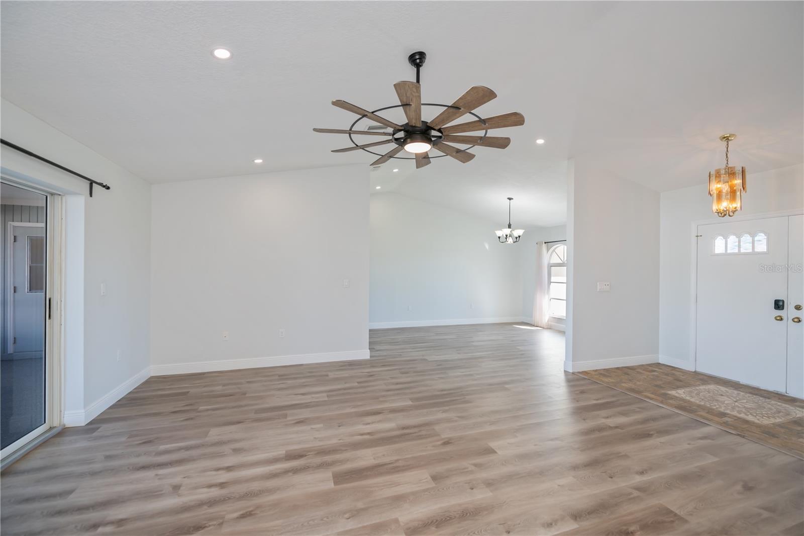 Image 20 of 76 For 7095 Beardsley Street