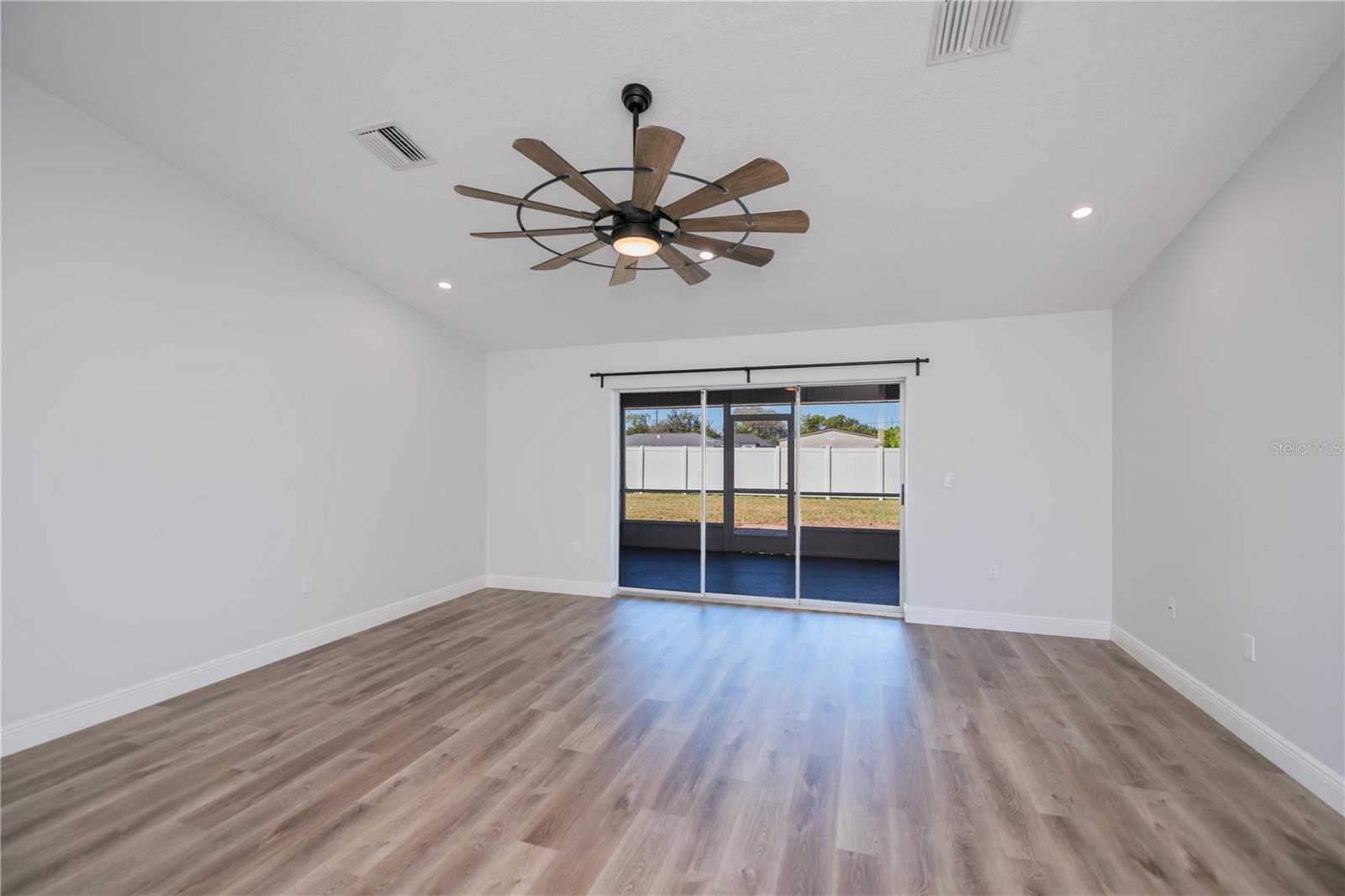 Image 21 of 76 For 7095 Beardsley Street