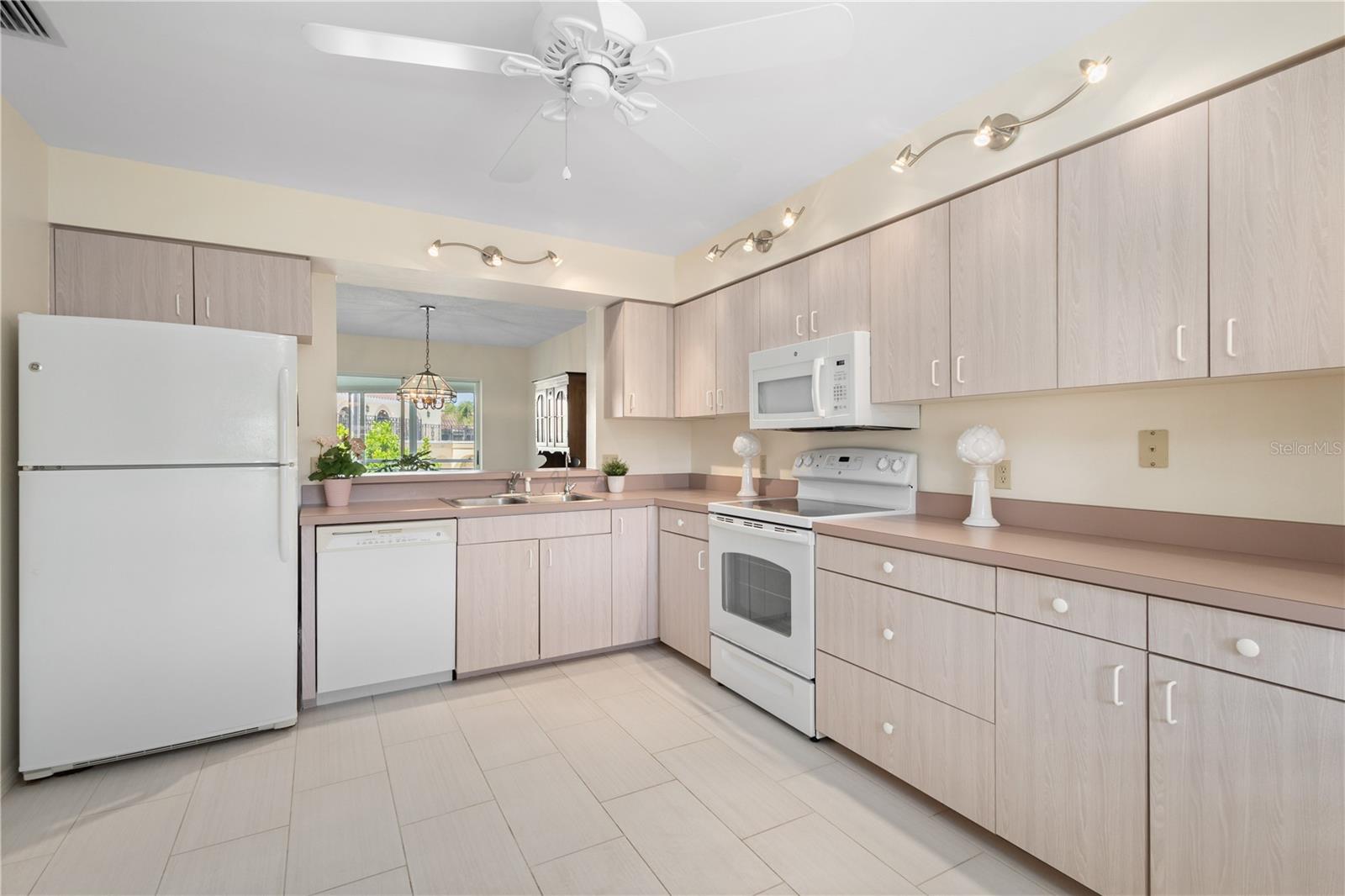 Image 5 of 35 For 6101 34th Street W 33g