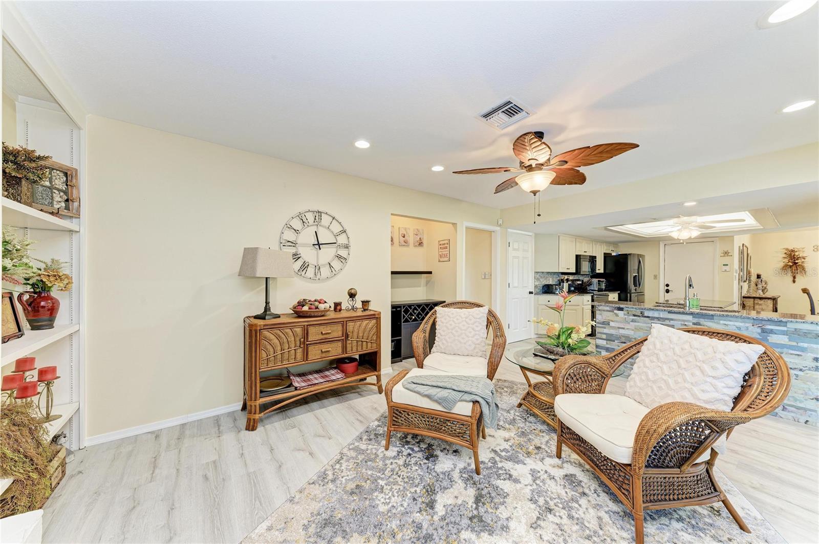 Image 23 of 58 For 11778 Dallas Drive N