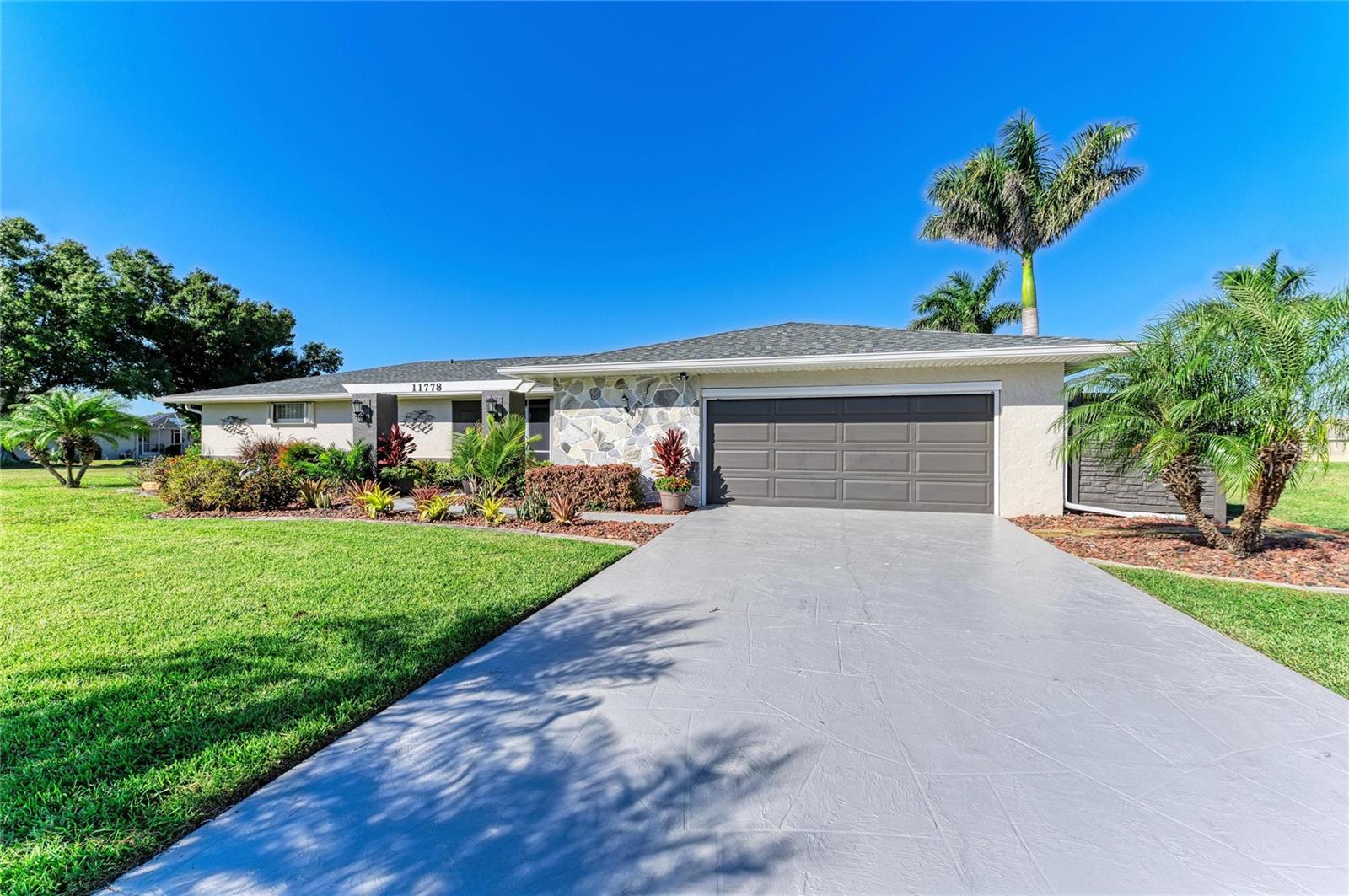 Image 6 of 58 For 11778 Dallas Drive N