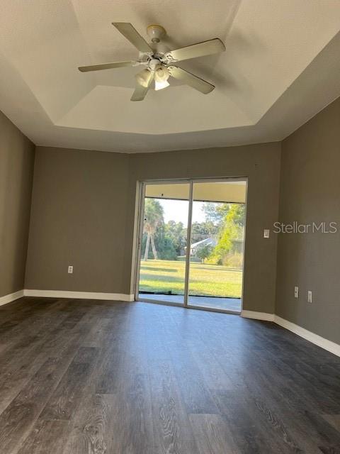 Image 11 of 25 For 2447 Jarvis Street