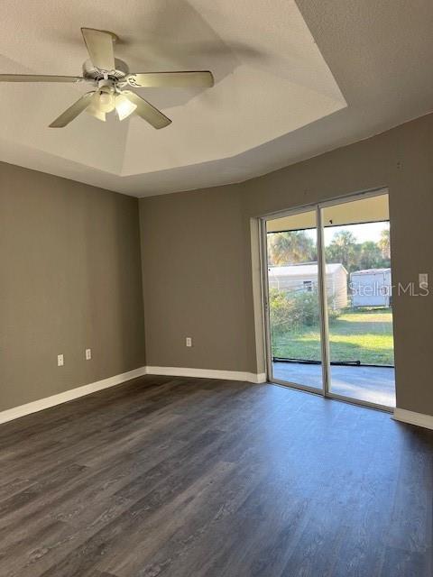 Image 12 of 25 For 2447 Jarvis Street