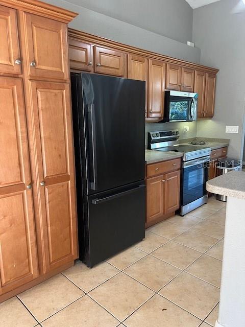 Image 7 of 25 For 2447 Jarvis Street