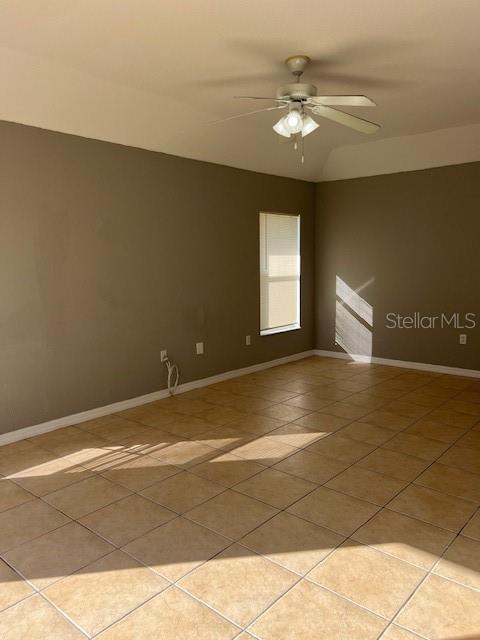 Image 9 of 25 For 2447 Jarvis Street