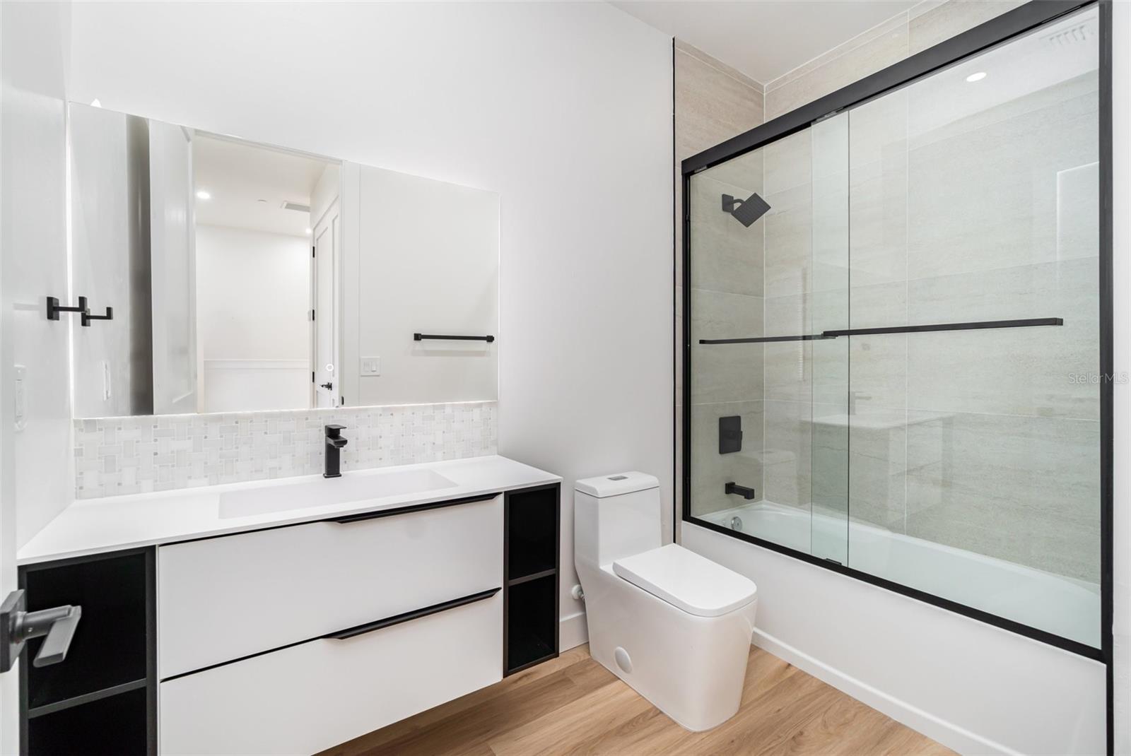 Image 21 of 25 For 3609 Bal Harbor Boulevard 3