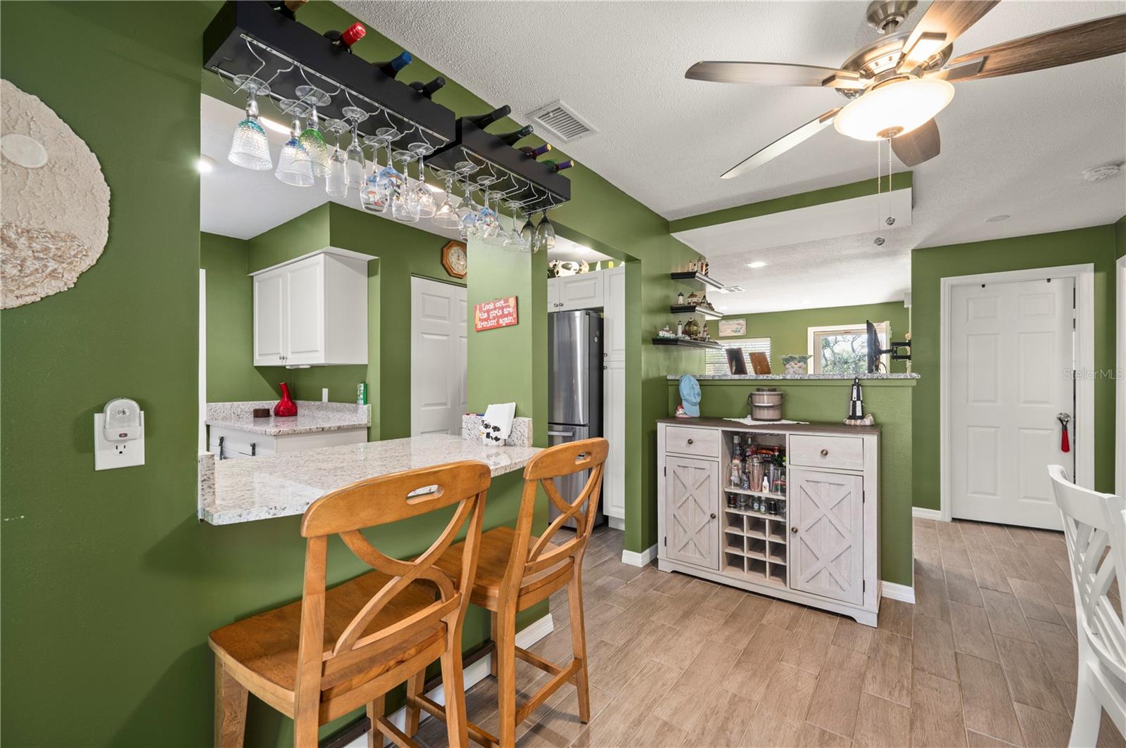 Image 14 of 43 For 1419 Amelia Avenue