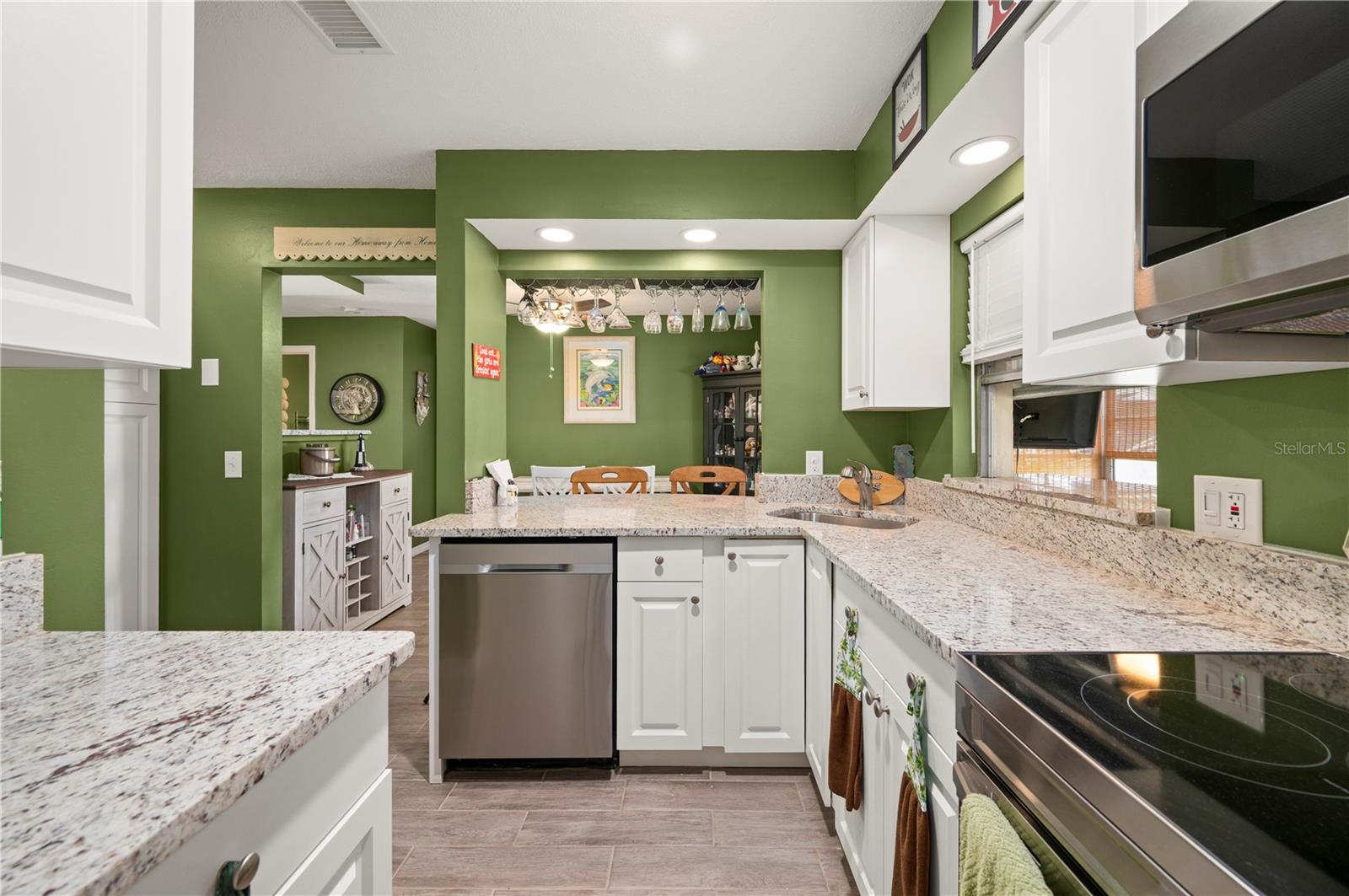 Image 17 of 43 For 1419 Amelia Avenue