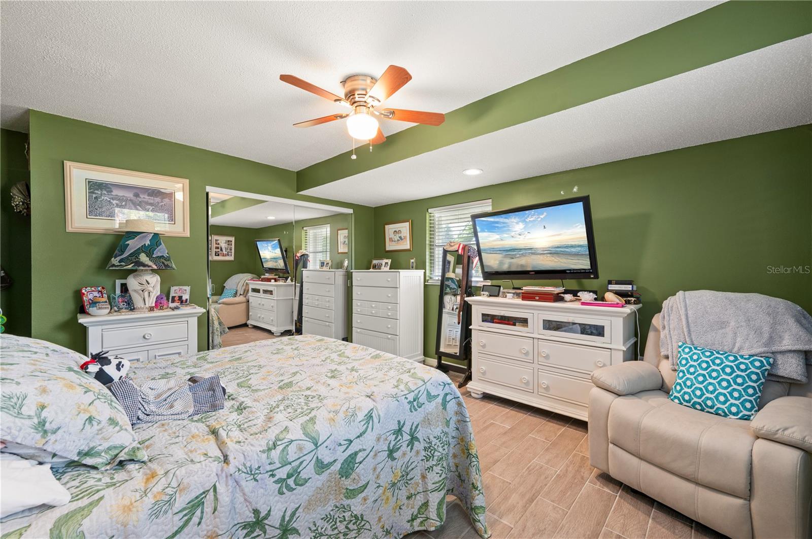 Image 20 of 43 For 1419 Amelia Avenue