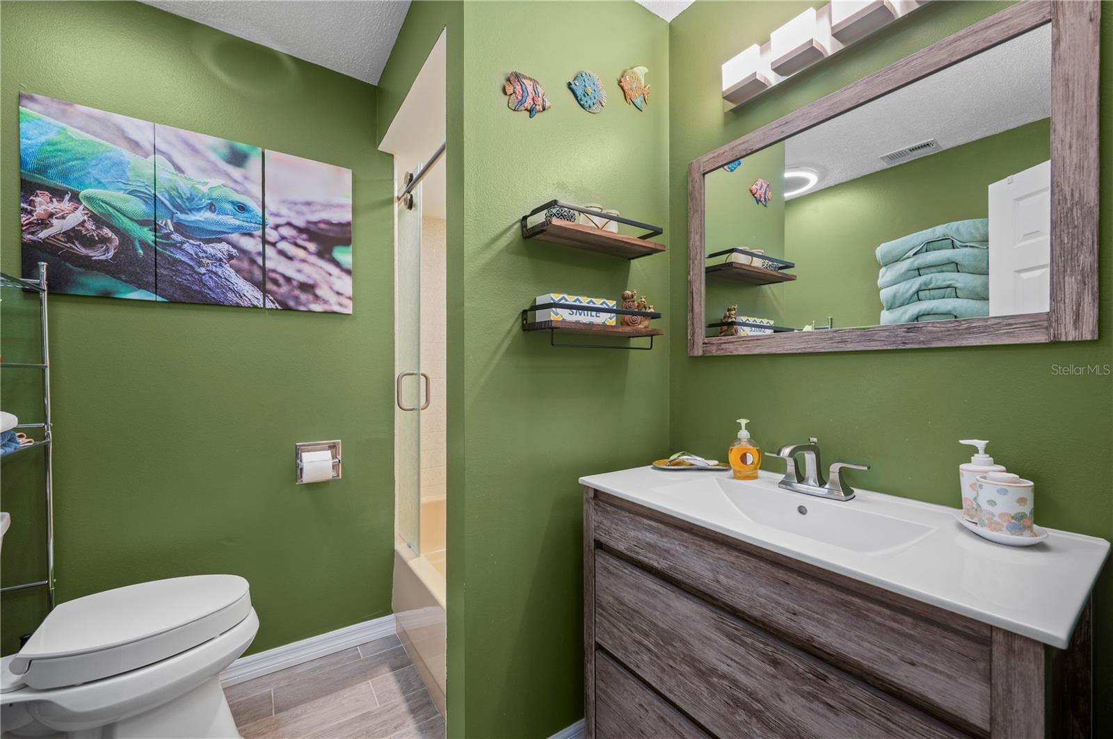 Image 21 of 43 For 1419 Amelia Avenue