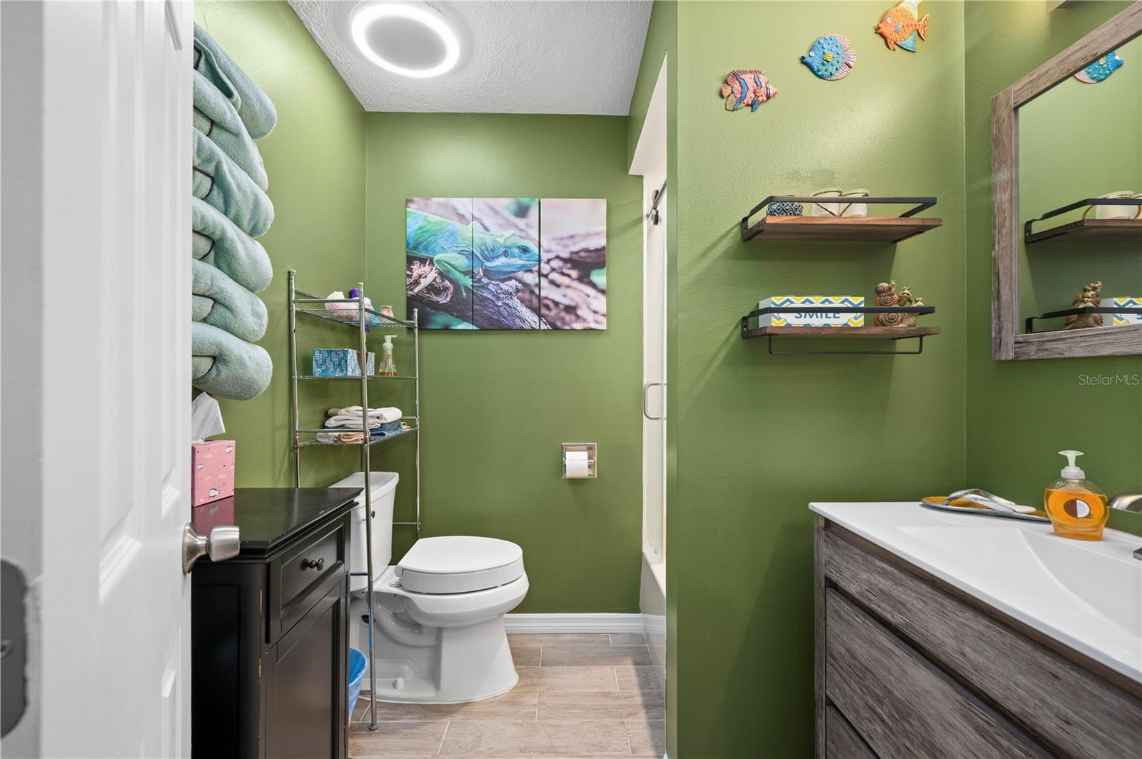 Image 22 of 43 For 1419 Amelia Avenue